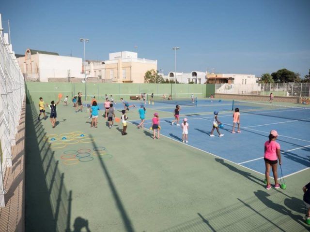 https://clubdetenisaguadulce.es/wp-content/uploads/2018/12/2018120912230927038-640x480.jpg