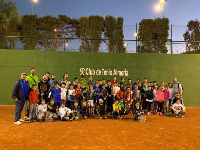 https://clubdetenisaguadulce.es/wp-content/uploads/2018/12/IMG-20181215-WA0010-640x480.jpg